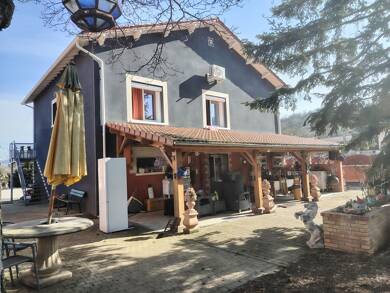 Maison à vendre 386 000 € 6 pièces 4 chambres 150 m² 3 220 m² de terrain Neschers 63320