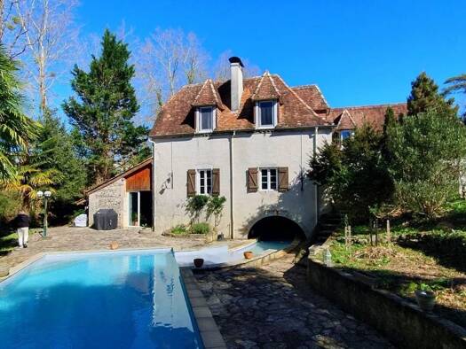 Maison à vendre 567 000 € 10 pièces 7 chambres 283 m² 5 771 m² de terrain Mounicq-Taranelle-Trinite-Soarns Orthez 64300