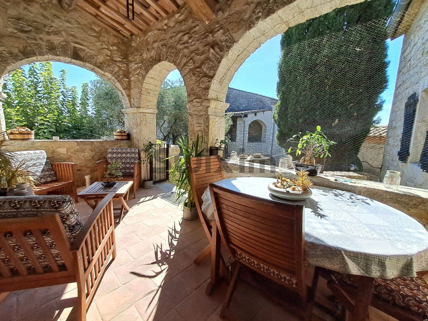 Maison à vendre, 228m², SAINT ANDRE DE CRUZIERES