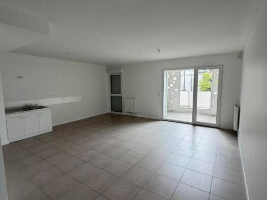 Appartement à louer 889 € 3 pièces 2 chambres 67 m² 1er étage Sathonay-Camp 69580
