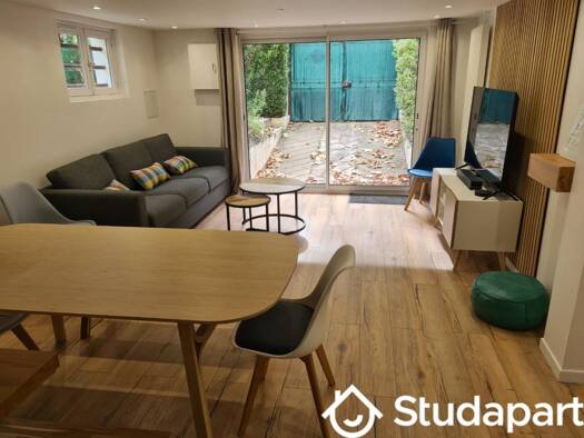 Colocation à louer 850 € 1 pièce 8 chambres 12 m² disponible dès maintenant Centre Nanterre 92000