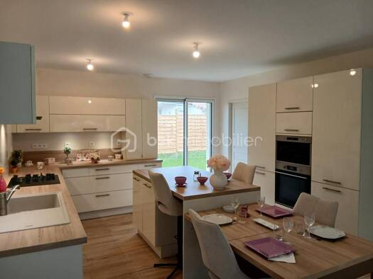 Maison à vendre - Première occupation 343 000 € 5 pièces 3 chambres 124 m² Vélines 24230