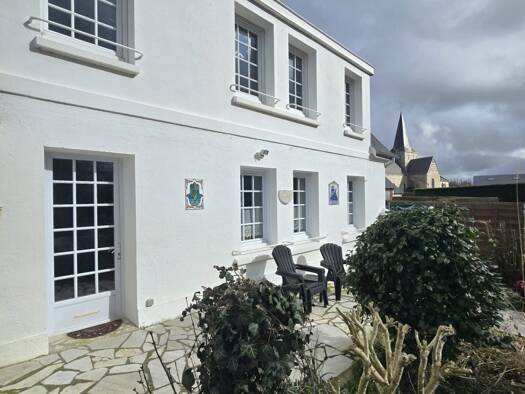 Maison à vendre 275 000 € 7 pièces 6 chambres 163 m² 338 m² de terrain Bordeaux-Saint-Clair 76790