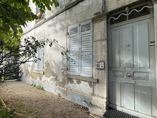 Appartement en viager occupé Bouquet 133 000 € 3 pièces 2 chambres 103 m² Étage 2/3 Sainte-Colombe 69560