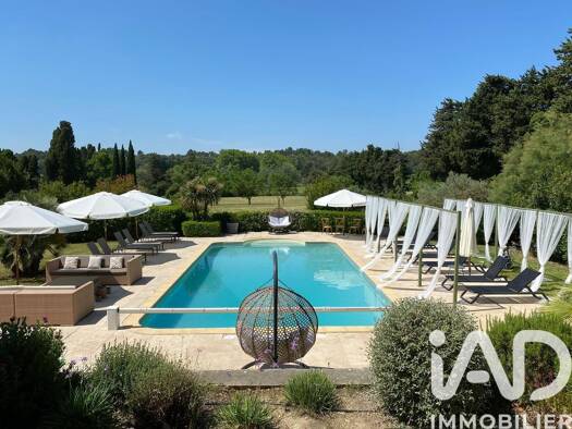 Mas à vendre 1 850 000 € 13 pièces 8 chambres 500 m² 35 000 m² de terrain Vacqueyras 84190