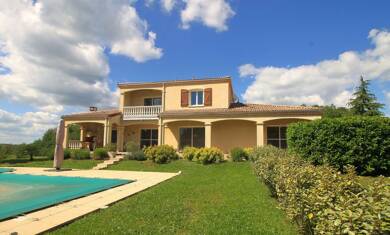 Maison à vendre 435 600 € 6 pièces 5 chambres 200 m² 7 475 m² de terrain Gourdon 46300