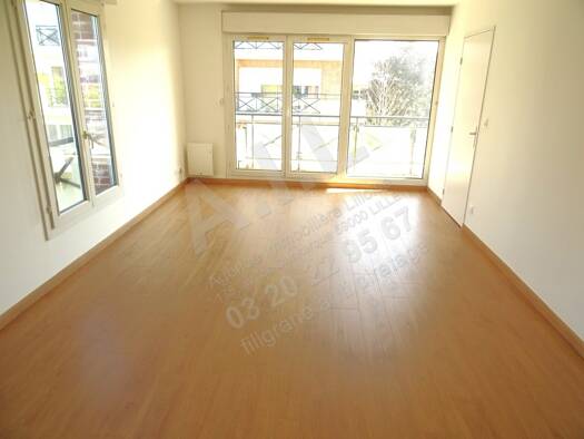 Appartement à louer 882 € 3 pièces 2 chambres 76 m² Étage 2/5 Bourg Lambersart 59130