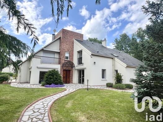 Maison à vendre 1 325 000 € 9 pièces 6 chambres 277 m² 6 321 m² de terrain Nord Parmain 95620