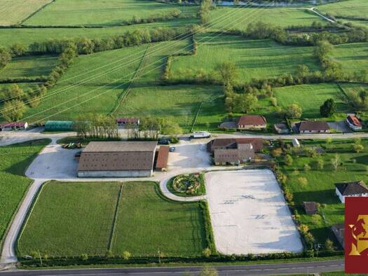 Maison à vendre 770 000 € 3 pièces 2 chambres 70 m² 140 000 m² de terrain Louhans Louhans 71500