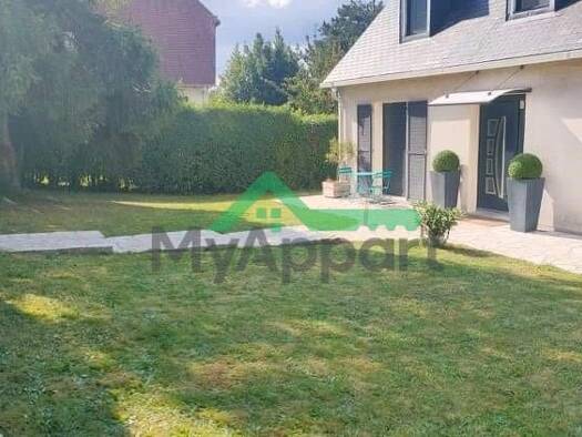 Appartement à louer 2 800 € 7 pièces 5 chambres 169 m² Bonneville-sur-Touques 14800