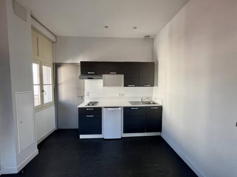 Maison à louer, 16m², LYON 8E