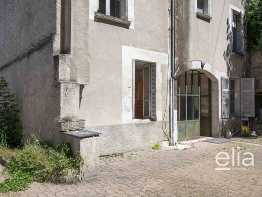Maison de ville à vendre 167 994 € 10 pièces 6 chambres 200 m² 775 m² de terrain Sud Vendôme 41100