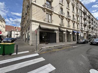Local commercial à louer 3 000 € 175 m² de surface de vente Grenoble 38000