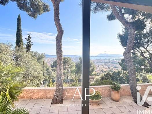 Maison à vendre 990 000 € 8 pièces 3 chambres 215 m² 3 340 m² de terrain Trois Quartiers-Siblas Toulon 83200