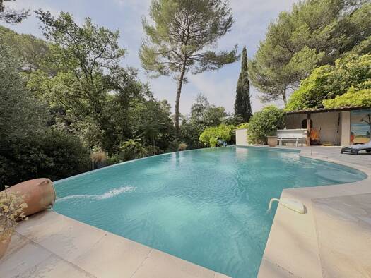 Villa à vendre 850 000 € 7 pièces 5 chambres 200 m² 1 700 m² de terrain Mougins 06250