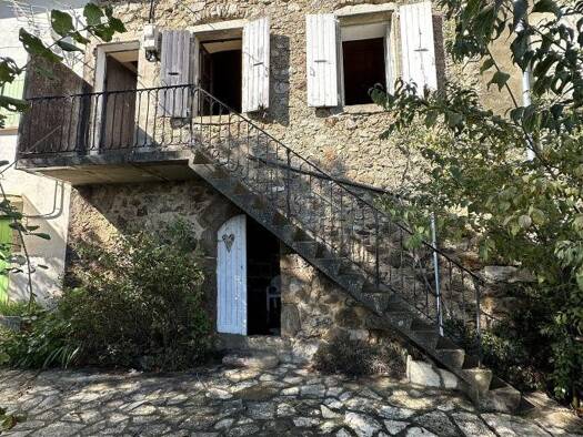 Maison à vendre 82 000 € 4 pièces 3 chambres 68 m² 1 390 m² de terrain Vals les Bains 07600