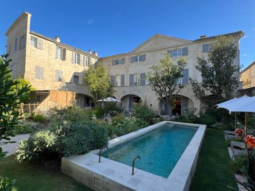 Immeuble de bureaux à vendre 4 400 000 € 1 102 m² de bureaux Avignon 84000