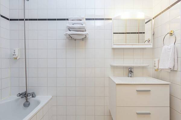 Maison à louer, 18m², COURBEVOIE