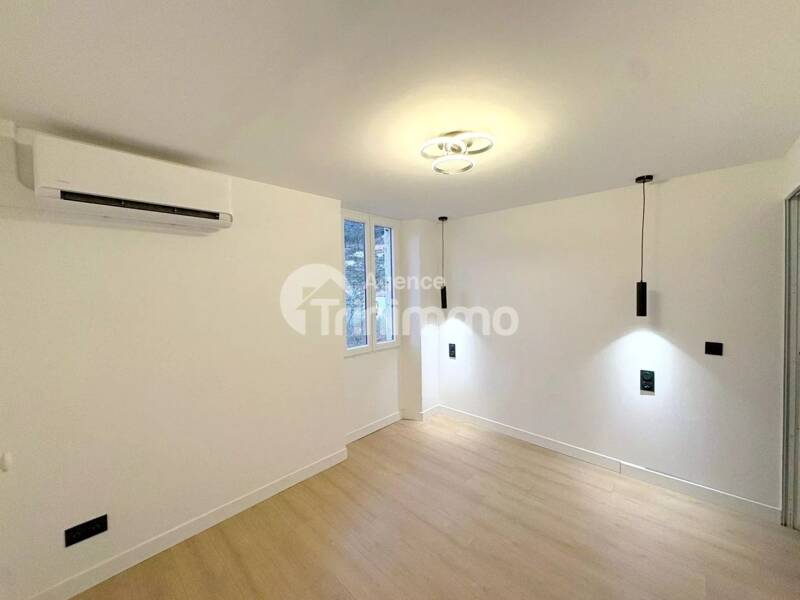 Maison à louer, 29m², CHATEAUNEUF VILLEVIEILLE