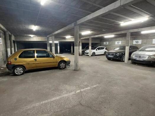Parking à louer 25 € 15 m² Centre Ville Cavaillon 84300