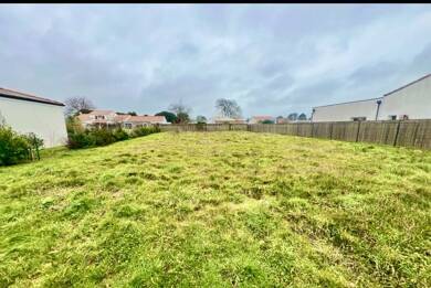Terrain à vendre 180 000 € 707 m² de terrain St Hilaire la Foret 85440