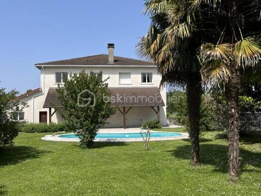 Maison à vendre 395 000 € 9 pièces 5 chambres 282 m² 4 200 m² de terrain Gelos 64110