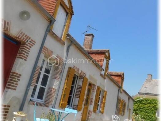 Ferme à vendre 1 200 000 € 16 pièces 9 chambres 437 m² 9 410 m² de terrain Zone Eparse Saint-Denis-en-Val 45560