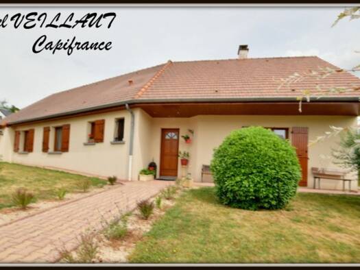 Maison à vendre 242 000 € 5 pièces 4 chambres 138 m² 1 315 m² de terrain Toulon-sur-Allier 03400