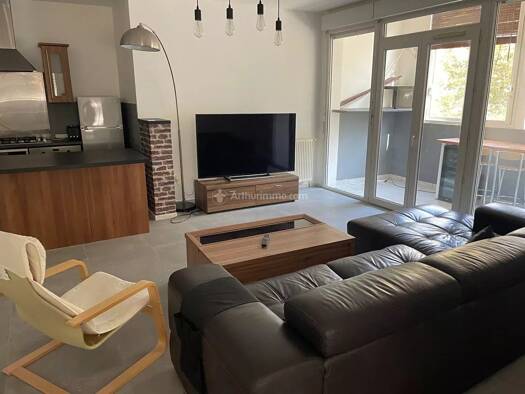Appartement à louer 845 € 3 pièces 2 chambres 82,4 m² Étage 3/3 Charlemagne Vienne 38200