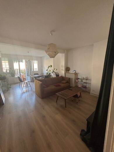 Appartement à louer 950 € 4 pièces 3 chambres 89 m² Nimes 30000