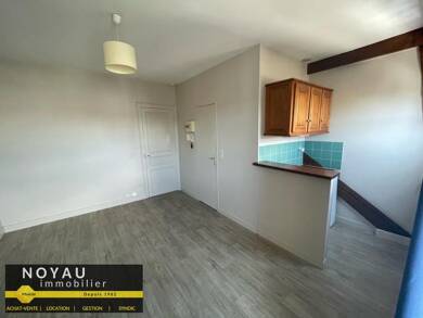 Appartement à louer 313 € 1 pièce 18 m² Dernier étage, Étage 3/3 Alencon 61000