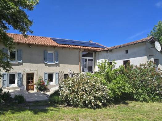 Maison à vendre 244 000 € 9 pièces 4 chambres 172 m² 842 m² de terrain Saint-Maurice-de-Lignon 43200