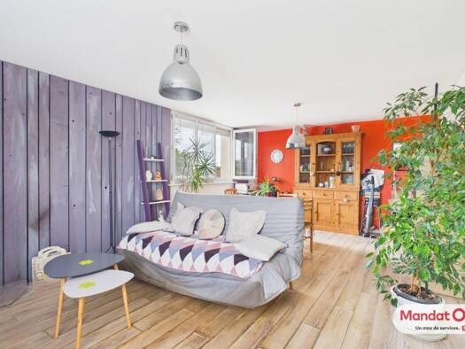 Appartement à vendre 98 100 € 4 pièces 2 chambres 68,69 m² Étage 2/14 Maison Blanche-Wilson Reims 51100
