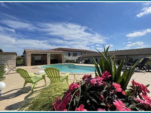 Maison à vendre 658 000 € 18 pièces 12 chambres 605 m² 60 677 m² de terrain Puéchoursi 81470
