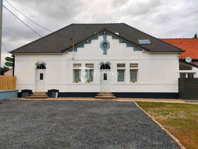 Maison à vendre 329 000 € 6 pièces 4 chambres 220 m² 6 000 m² de terrain Bus 62124