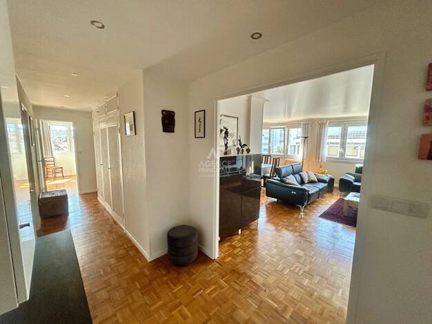 Appartement à vendre 279 000 € 4 pièces 2 chambres 89 m² Dernier étage, Étage 4/4 Centrale Poissy 78300
