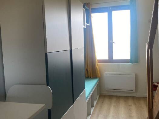 Appartement à louer 590 € 1 pièce 10 m² 1er étage Hippodrome-Lafon-Feline Le Bouscat 33110