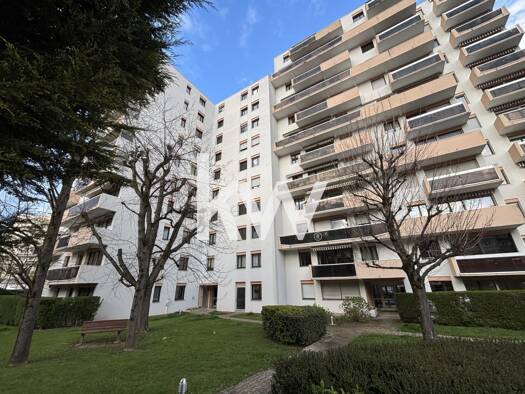 Appartement à vendre 109 000 € 3 pièces 2 chambres 67,5 m² Étage 7/8 Monthieu-Saint François Saint-Étienne 42100