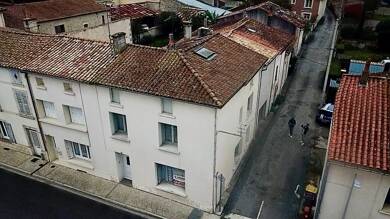 Maison de ville à vendre 99 000 € 4 pièces 3 chambres 112 m² 11 m² de terrain Frontenay-Rohan-Rohan 79270