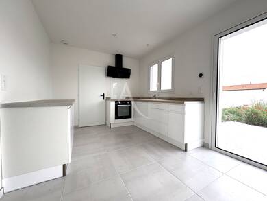Maison à vendre - Neuf 233 900 € 4 pièces 3 chambres 90 m² 598 m² de terrain Ste Radegonde des Noyers 85450