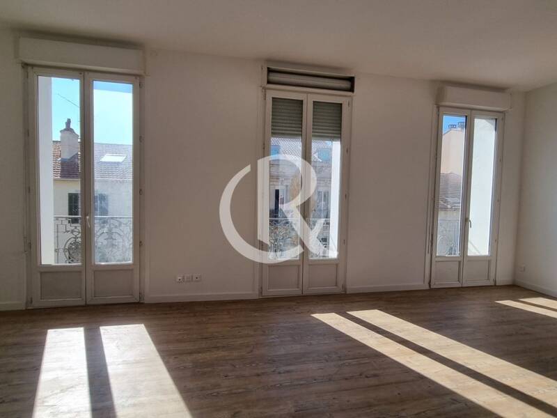 Maison à louer, 67m², HYERES