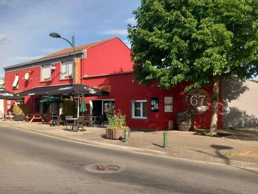 Bar / Café à vendre Fonds de commerce 132 000 € 312 m² d'espace de restauration Falleron 85670