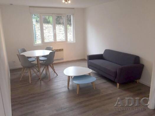 Appartement à louer 700 € 2 pièces 1 chambre 36 m² RDC Ermenonville 60950