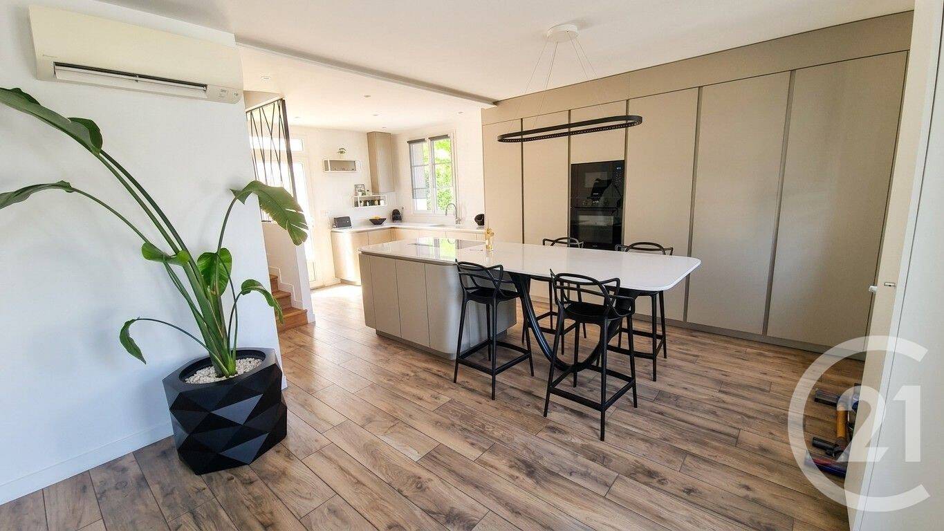 Maison à vendre, 151m², LA VARENNE SAINT HILAIRE