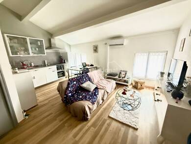 Appartement à vendre 150 000 € 2 pièces 1 chambre 51 m² Dernier étage, Étage 2/2 Est Gignac la Nerthe 13180
