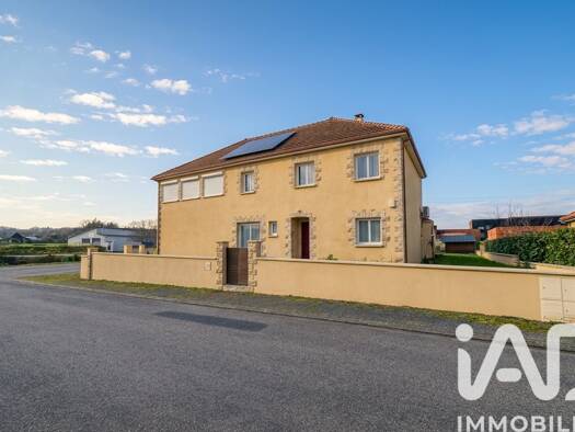 Maison à vendre 233 200 € 7 pièces 4 chambres 218 m² 613 m² de terrain Jouhet Guéret 23000