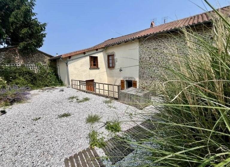 Maison à vendre 66 900 € 3 pièces 2<br/>chambres 59 m²<br/>superficie 355 m²<br/>terrain Pressignac 16150