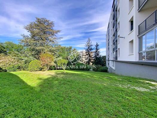 Appartement en viager occupé Bouquet 69 980 € 2 pièces 1 chambre 46,1 m² Étage 1/6 Saint Clair- Quais du Rhône Caluire-et-Cuire 69300