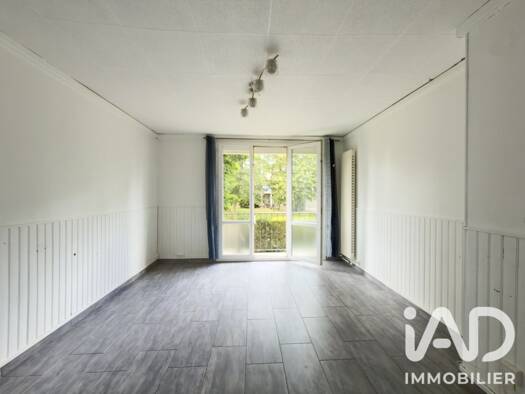 Appartement à vendre 146 000 € 4 pièces 3 chambres 64 m² RDC/3 La Rochette 77000