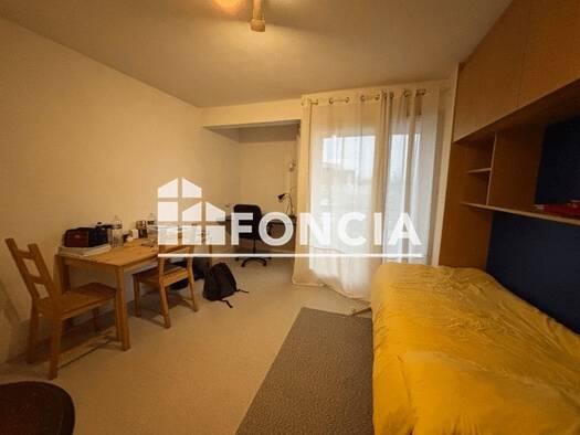 Appartement à louer 450 € 1 pièce 21,3 m² Étage 2/3 Nord Bruz 35170